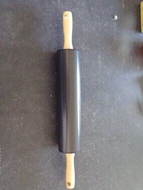 Non-Stick Rolling Pin with Wooden Handles – Excellent Condition